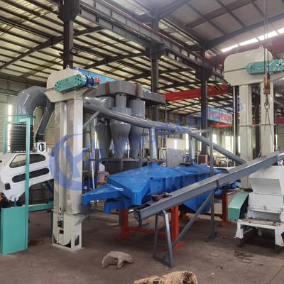 Équipement de convoyage de matériaux à entraînement électrique ou pneumatique et construction en acier au carbone pour applications de taille personnalisée