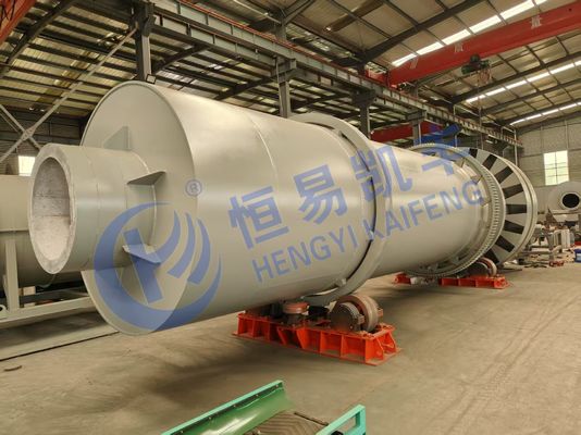 Température de fonctionnement 600 à 900 degrés Celsius Four d'activation de carbone adapté aux applications de traitement de carbone industriel et à la performance